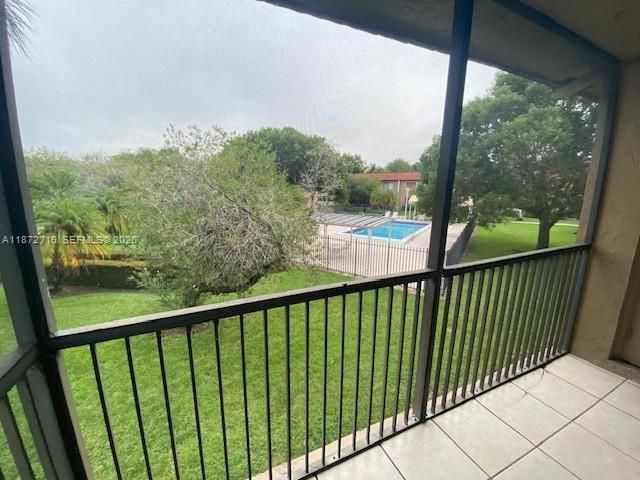 437 Lakeview Dr, Unit 201, Weston, FL 33326 Photo