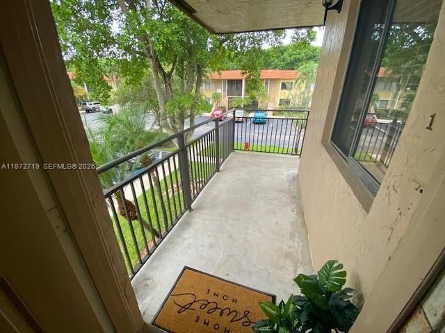 437 Lakeview Dr, Unit 201, Weston, FL 33326 Photo