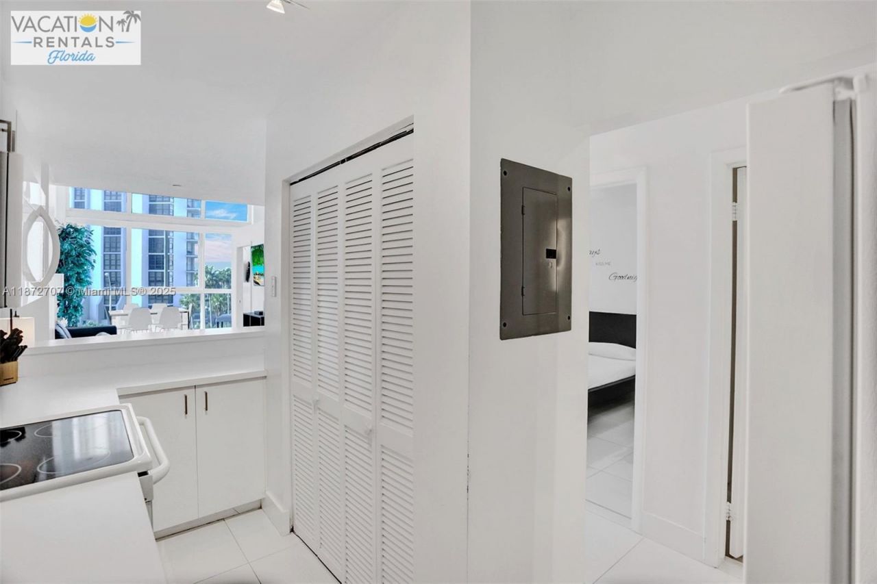 5445 Collins Ave, Unit BAY-14, Miami Beach, FL 33140 Photo