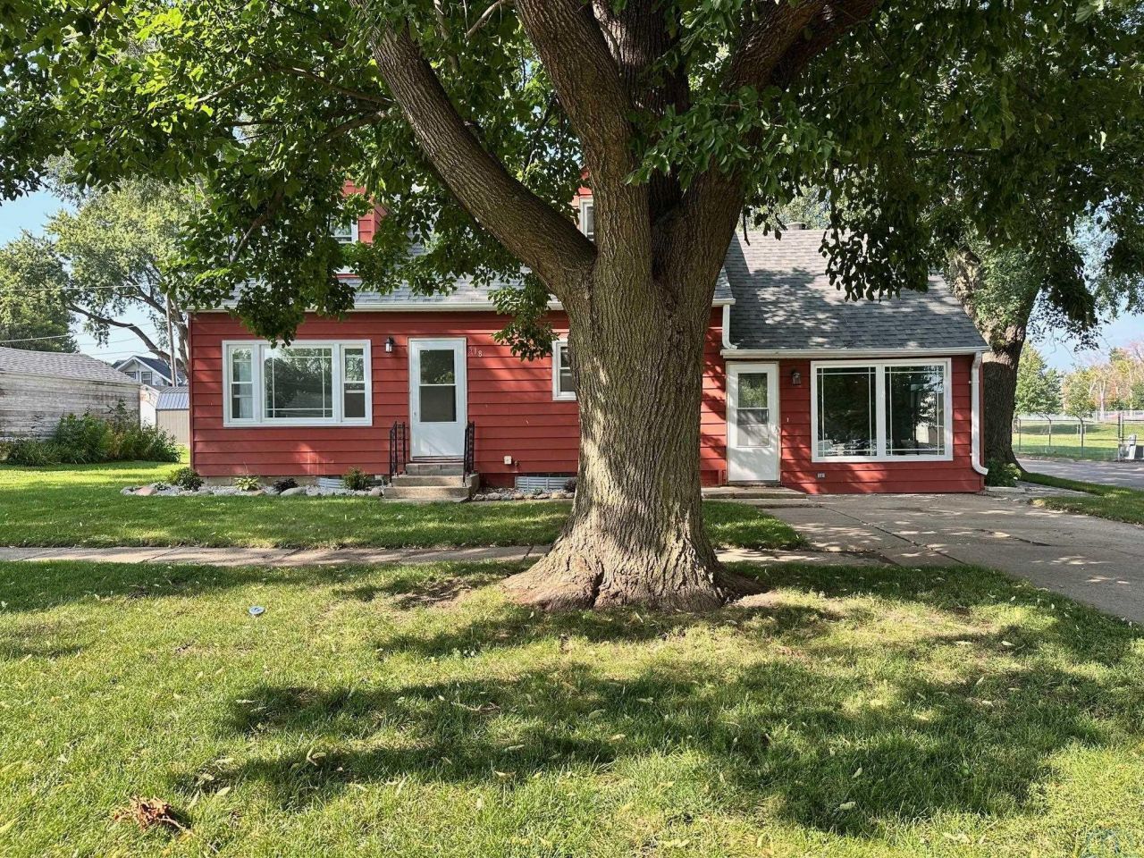 518 E Harrison Street, Holstein, IA 51025 Main Photo