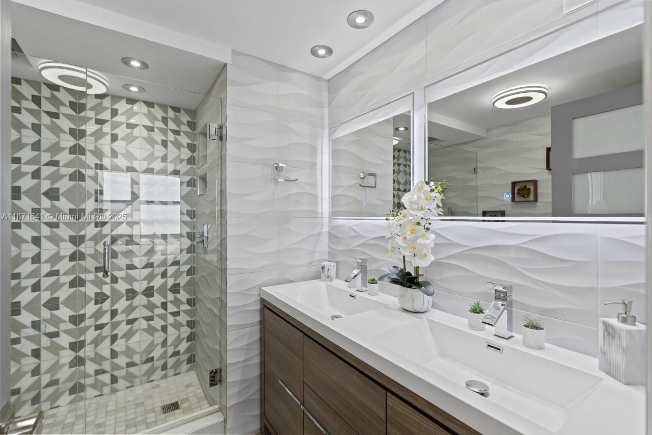 2841 N Ocean Blvd, Unit 1402, Fort Lauderdale, FL 33308 Photo