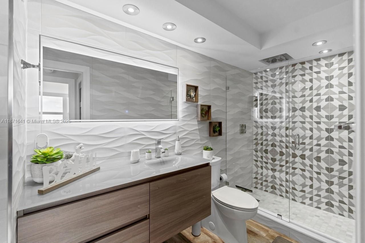 2841 N Ocean Blvd, Unit 1402, Fort Lauderdale, FL 33308 Photo