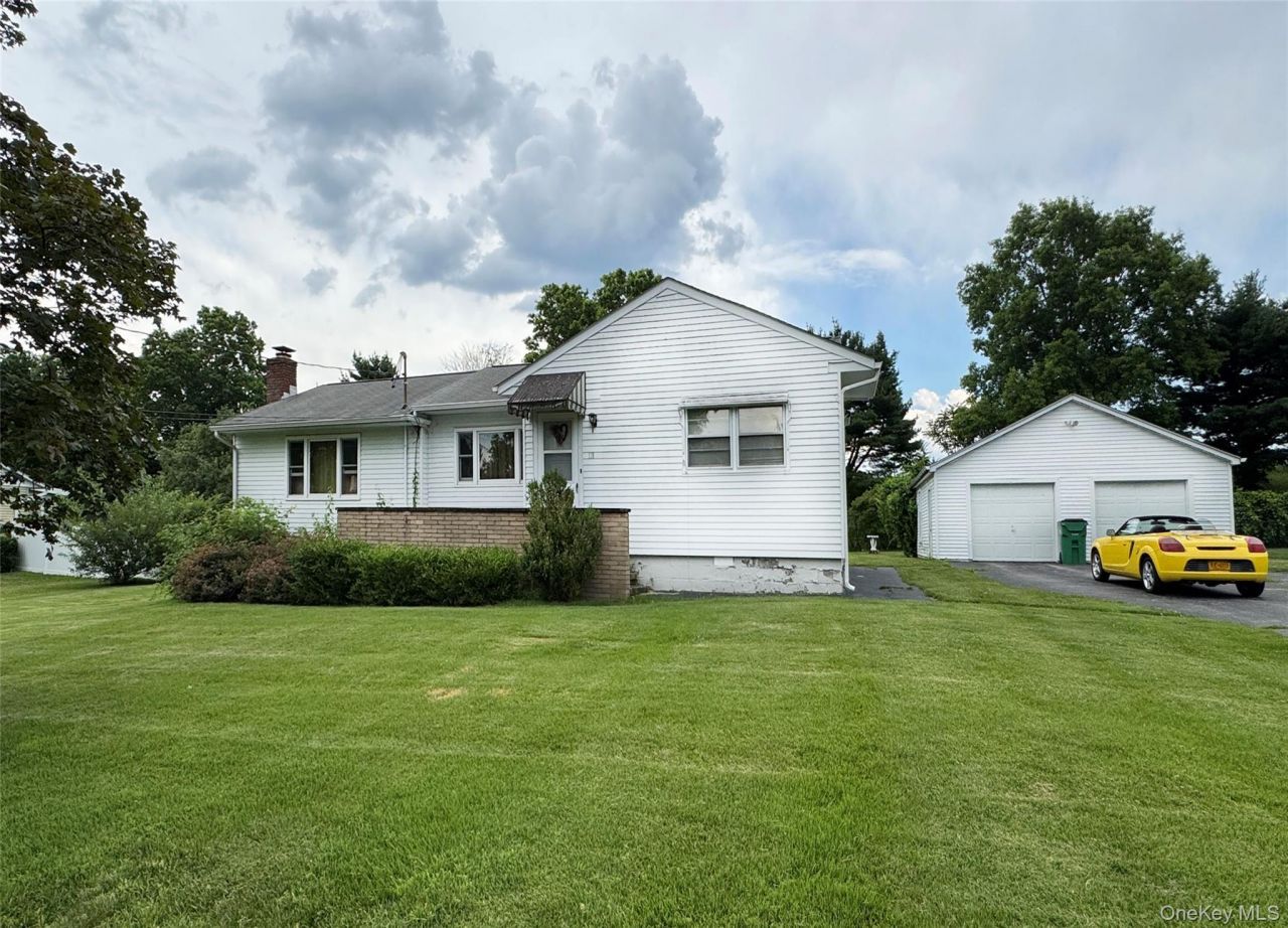119 Cherrywood Drive, Fishkill, NY 12524 Main Photo