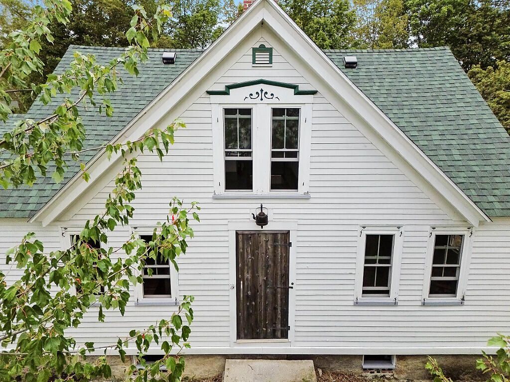 850 Lawrence Road, Pownal, ME 04069 Main Photo