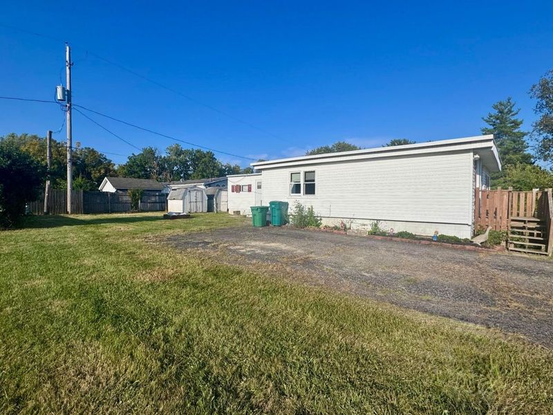 2222 Maureen Boulevard S, Obetz, OH 43207 Photo 2