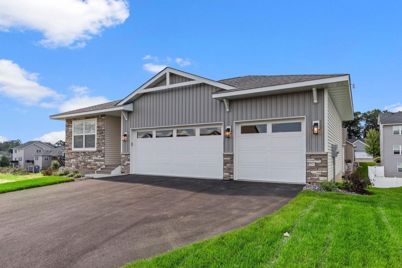 4569 196th Street W, Farmington, MN 55024 Main Photo