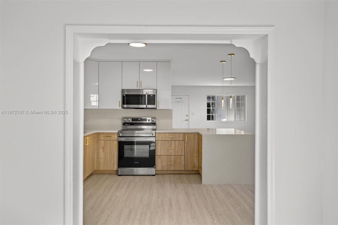 6825 SW 12th St, Pembroke Pines, FL 33023 Photo