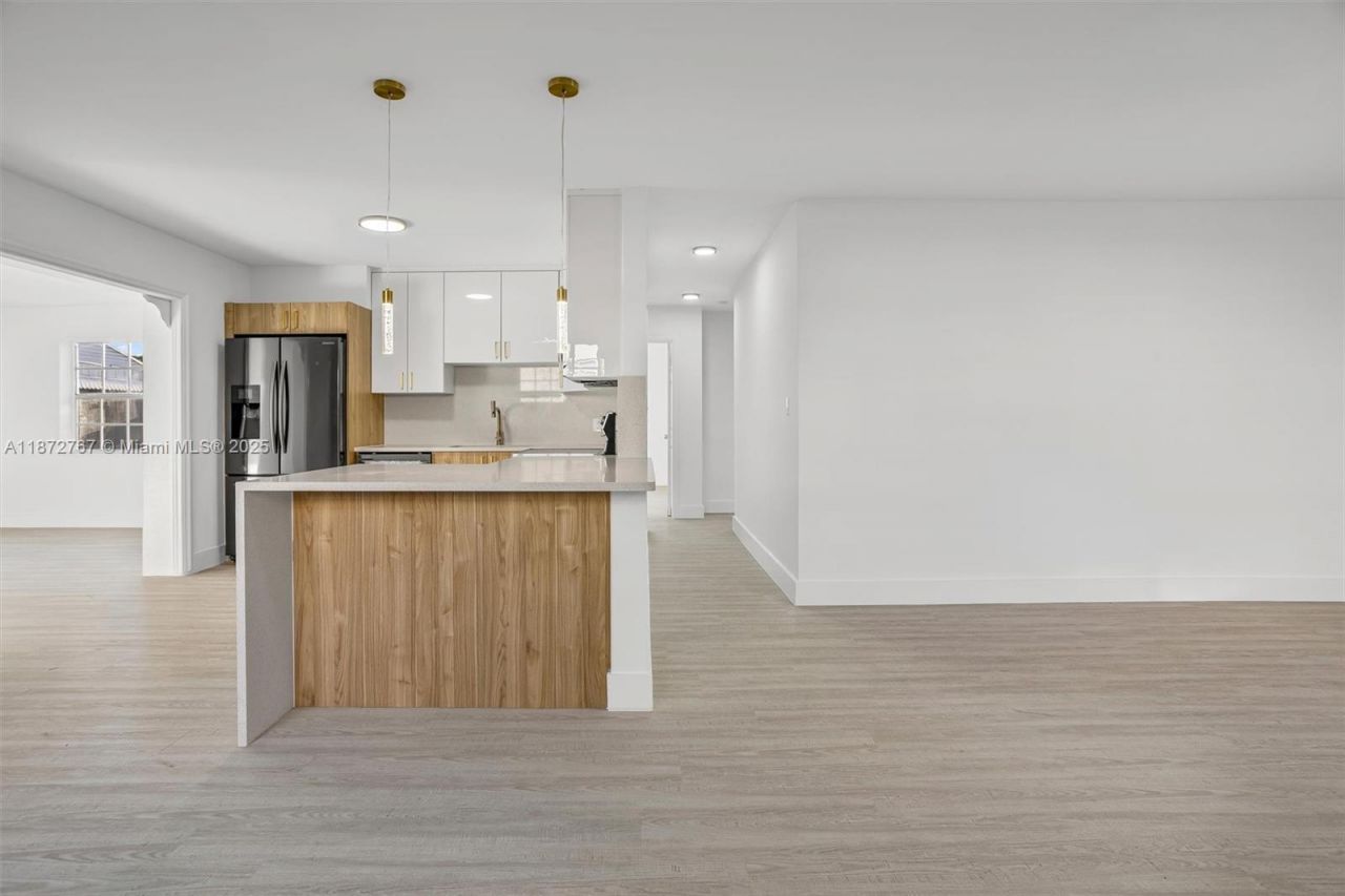 6825 SW 12th St, Pembroke Pines, FL 33023 Photo