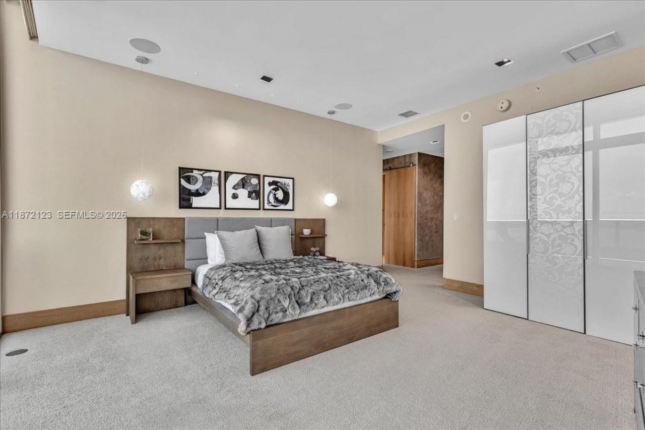 200 Biscayne Boulevard Way, Unit PH 5401, Miami, FL 33131 Photo