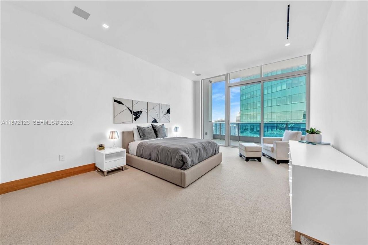 200 Biscayne Boulevard Way, Unit PH 5401, Miami, FL 33131 Photo