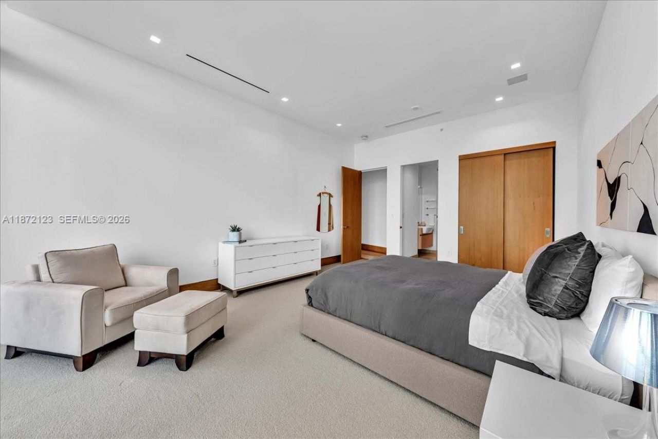 200 Biscayne Boulevard Way, Unit PH 5401, Miami, FL 33131 Photo