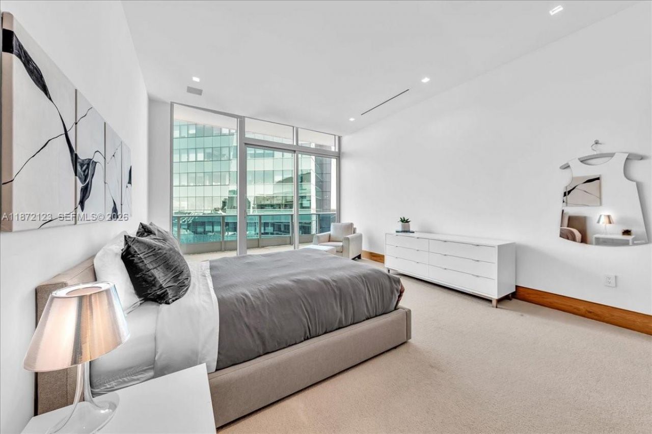 200 Biscayne Boulevard Way, Unit PH 5401, Miami, FL 33131 Photo