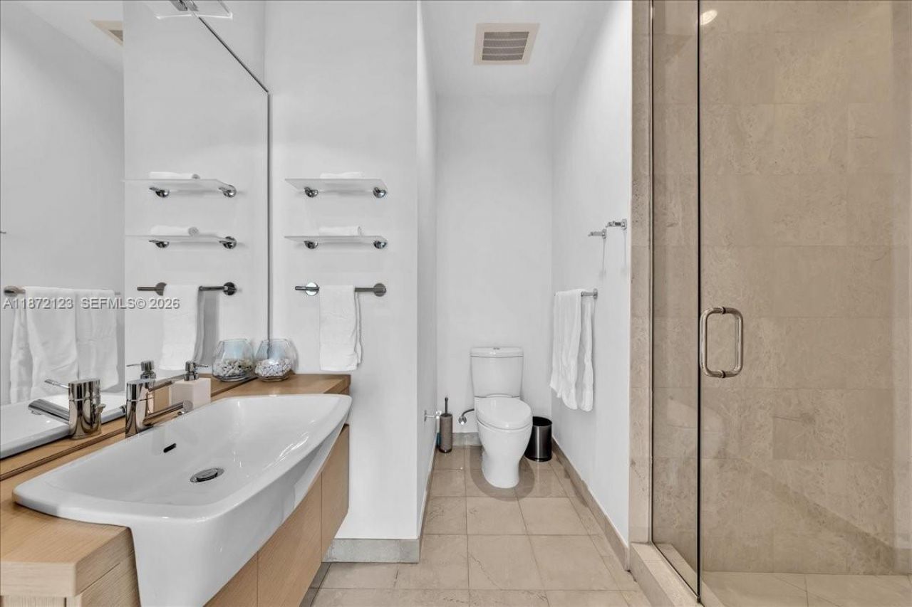 200 Biscayne Boulevard Way, Unit PH 5401, Miami, FL 33131 Photo