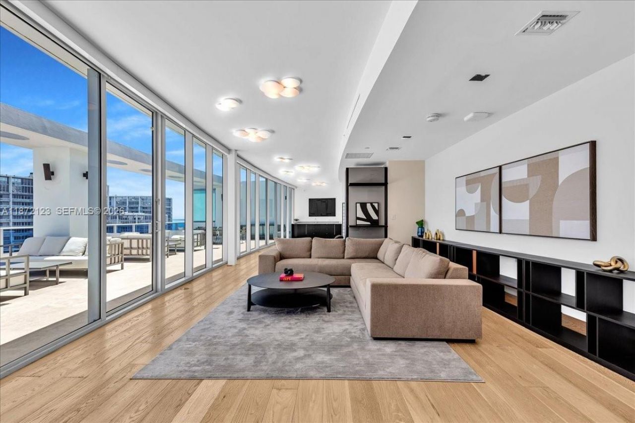 200 Biscayne Boulevard Way, Unit PH 5401, Miami, FL 33131 Photo