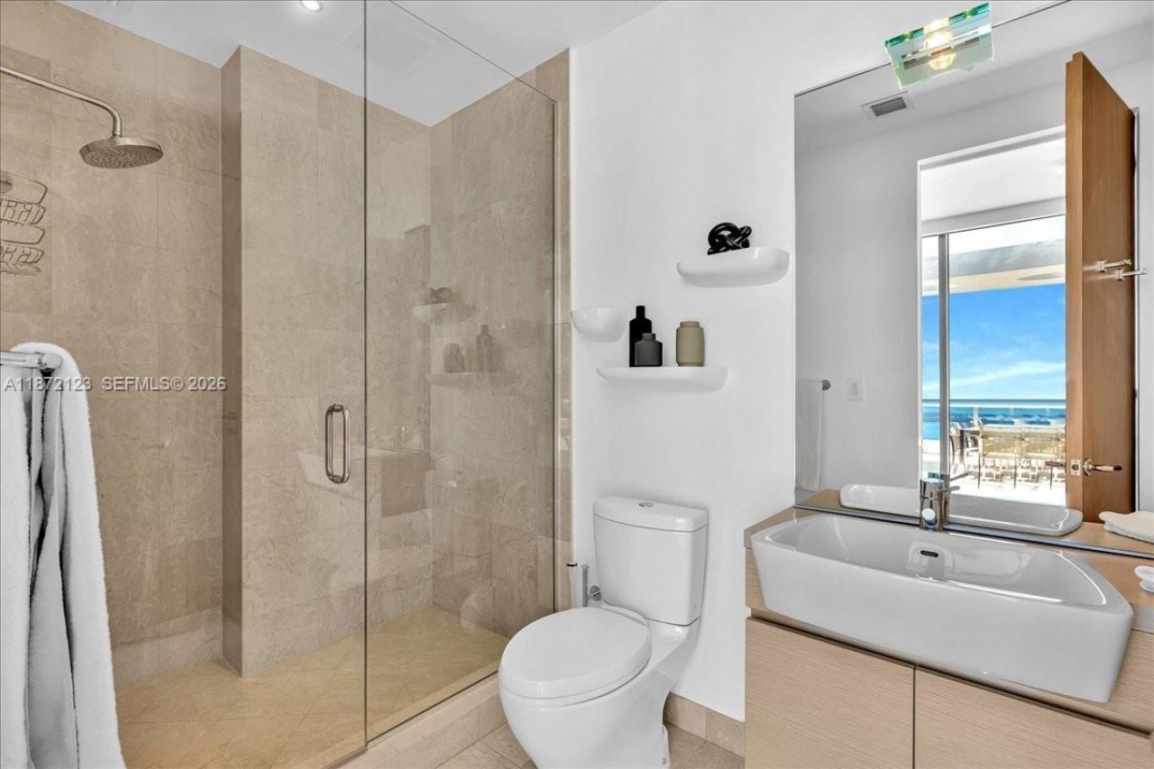 200 Biscayne Boulevard Way, Unit PH 5401, Miami, FL 33131 Photo