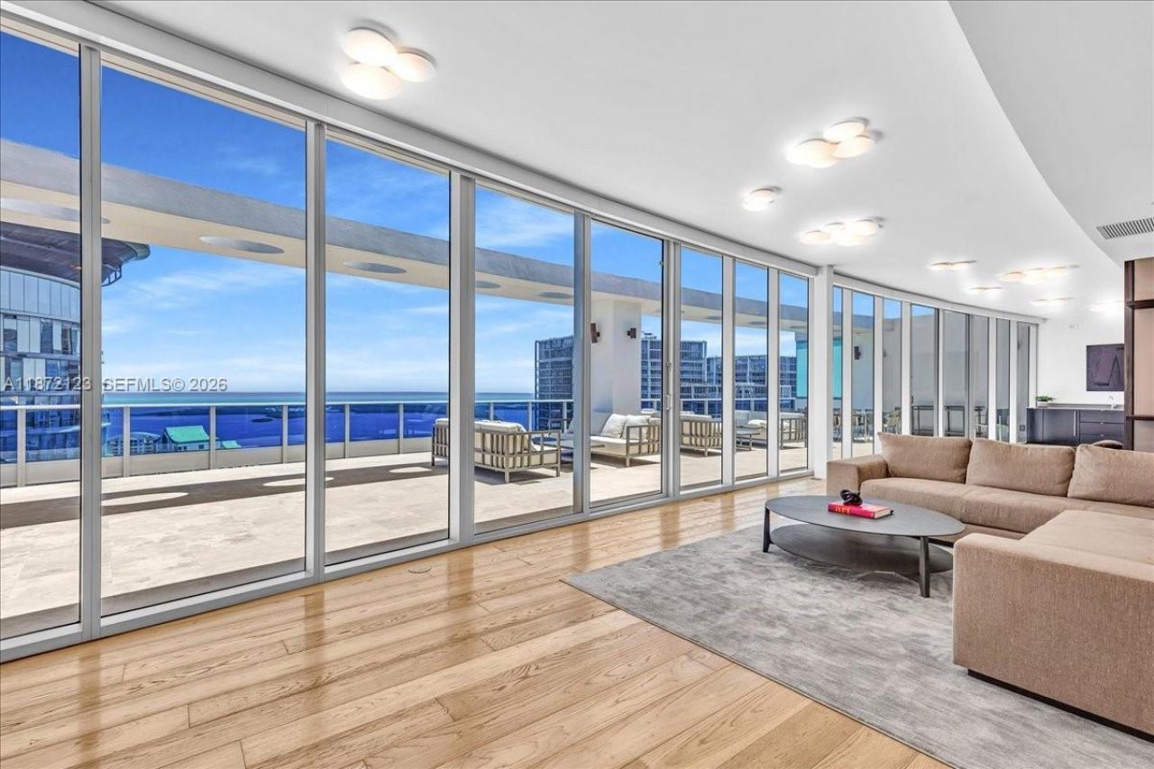 200 Biscayne Boulevard Way, Unit PH 5401, Miami, FL 33131 Photo