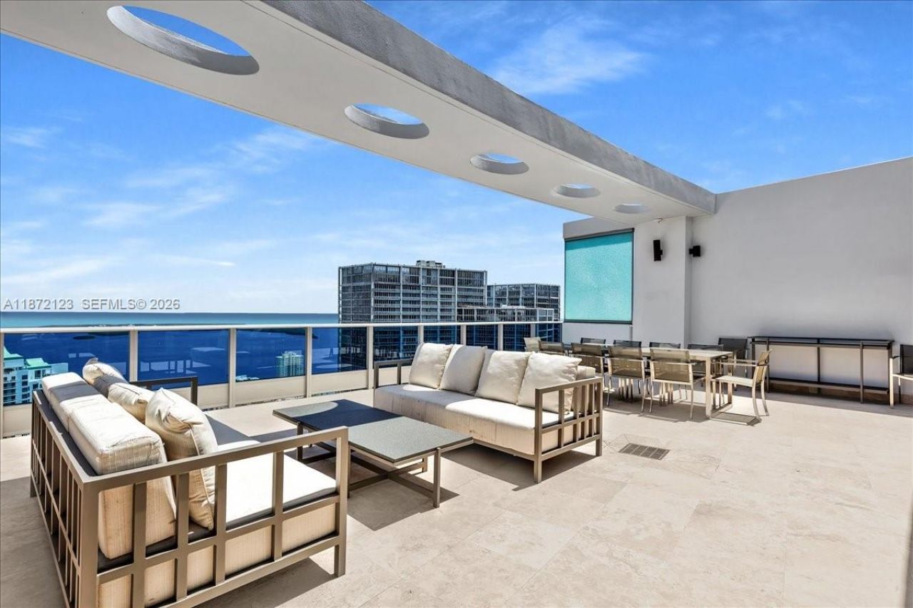 200 Biscayne Boulevard Way, Unit PH 5401, Miami, FL 33131 Photo