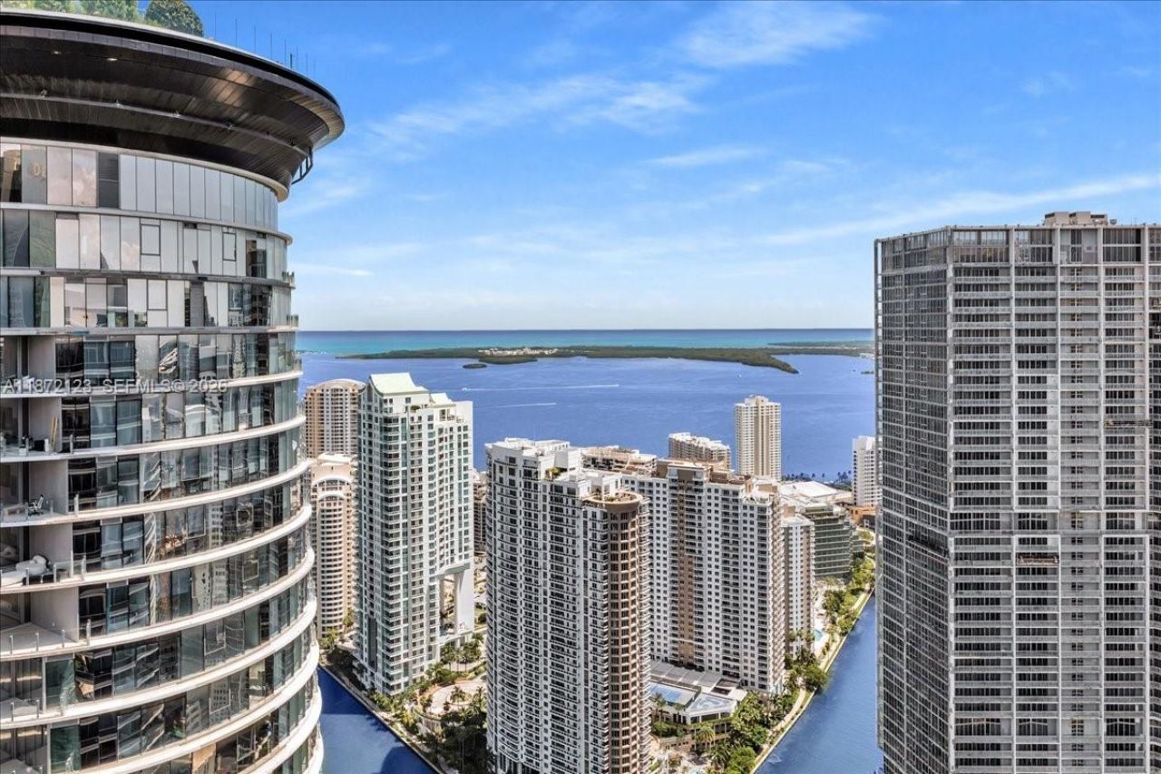 200 Biscayne Boulevard Way, Unit PH 5401, Miami, FL 33131 Photo