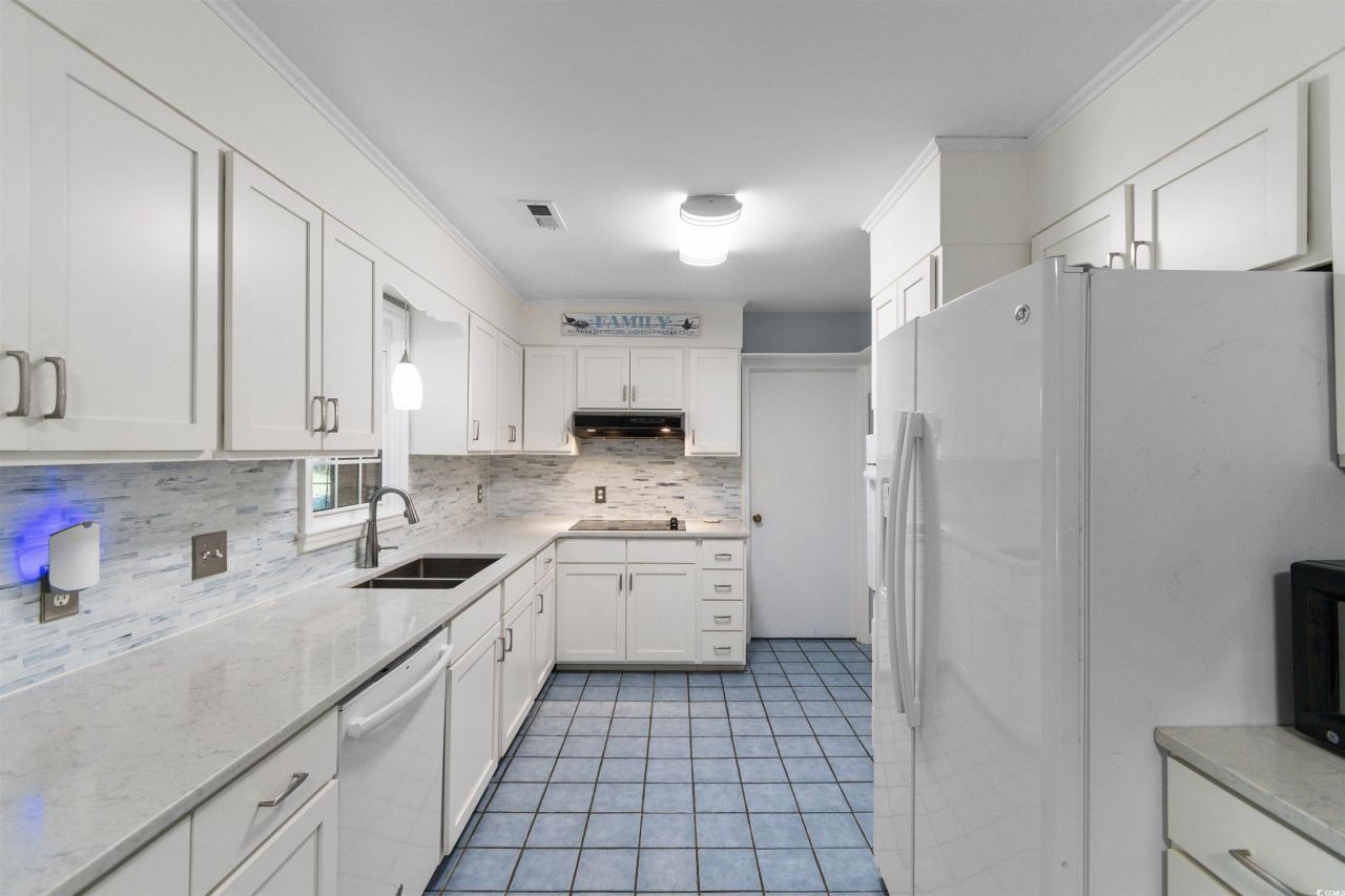 814 Second Ave. Photo 13