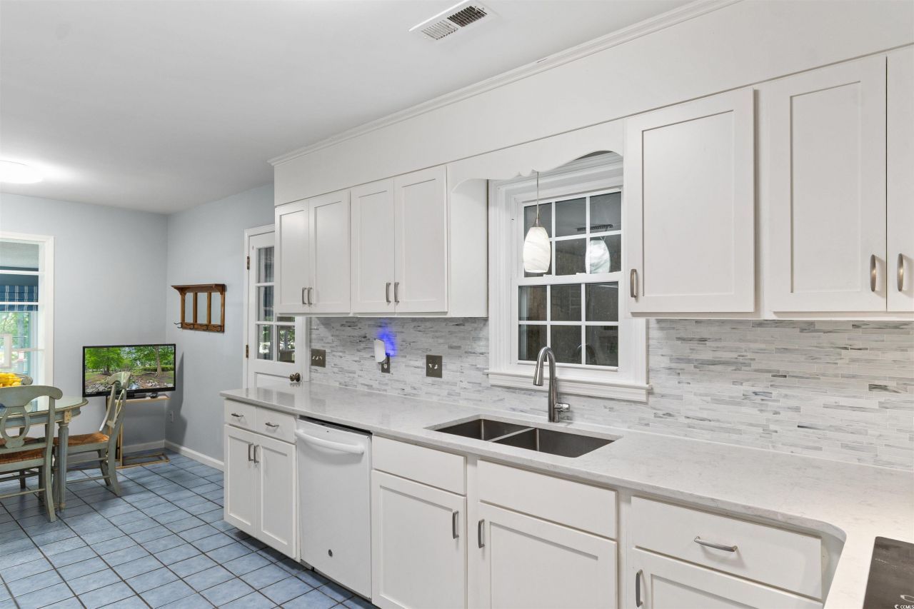 814 Second Ave. Photo 14