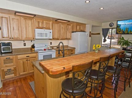 555 Pleasant Valley Road, Markleeville, CA 96120 Photo