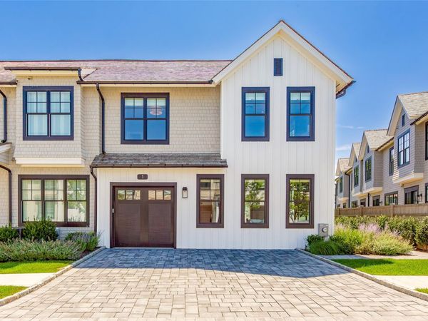 1 Spruce Court, Water Mill, NY 11976