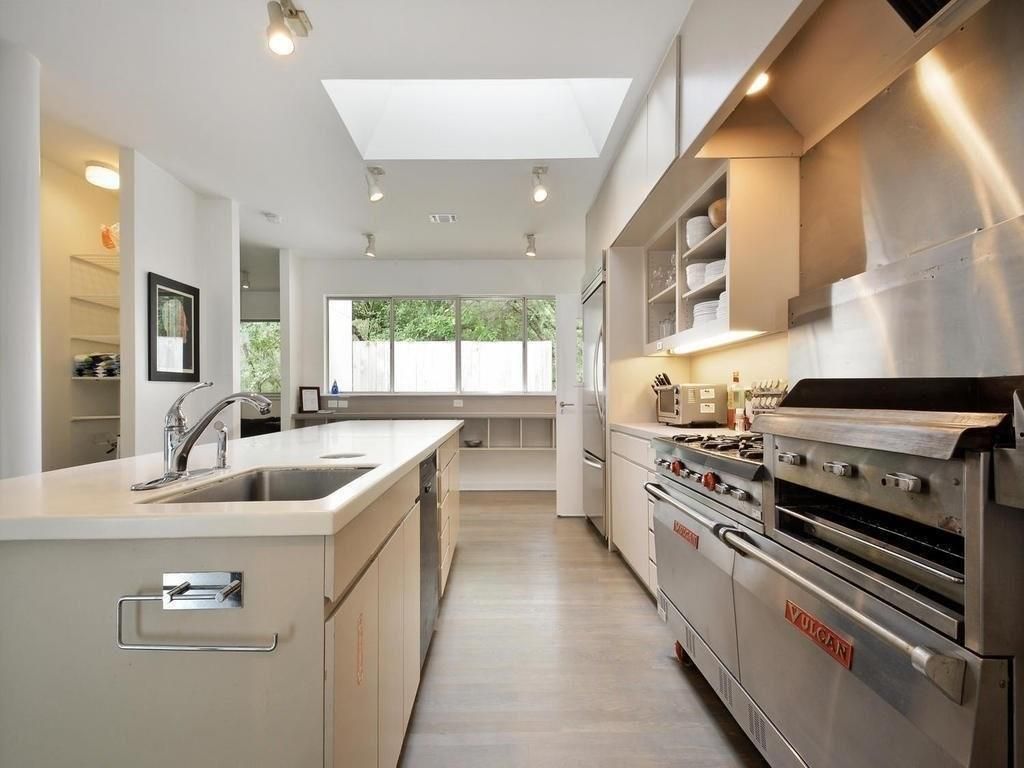 2909 Stratford Dr, Austin, TX 78746 Main Photo