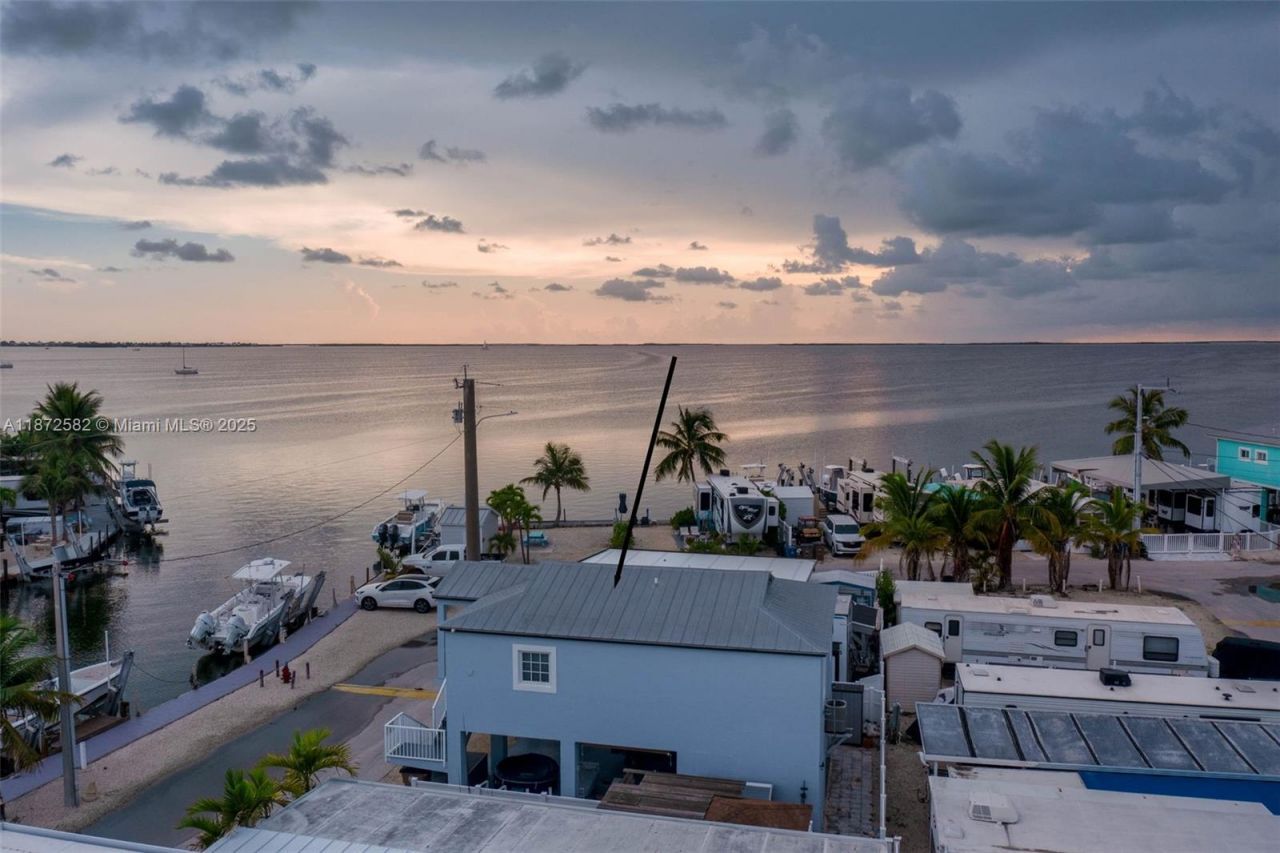 325 Calusa St, Unit 320, Key Largo, FL 33037 Photo