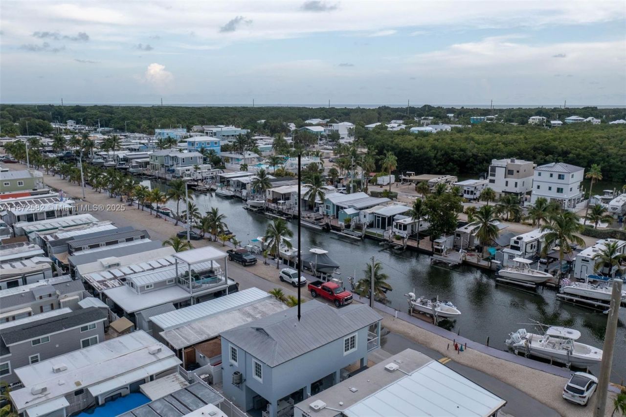 325 Calusa St, Unit 320, Key Largo, FL 33037 Photo