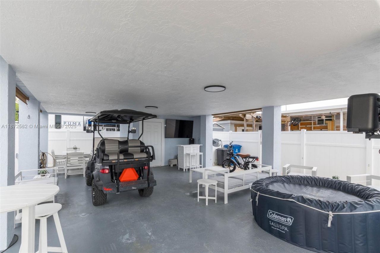 325 Calusa St, Unit 320, Key Largo, FL 33037 Photo