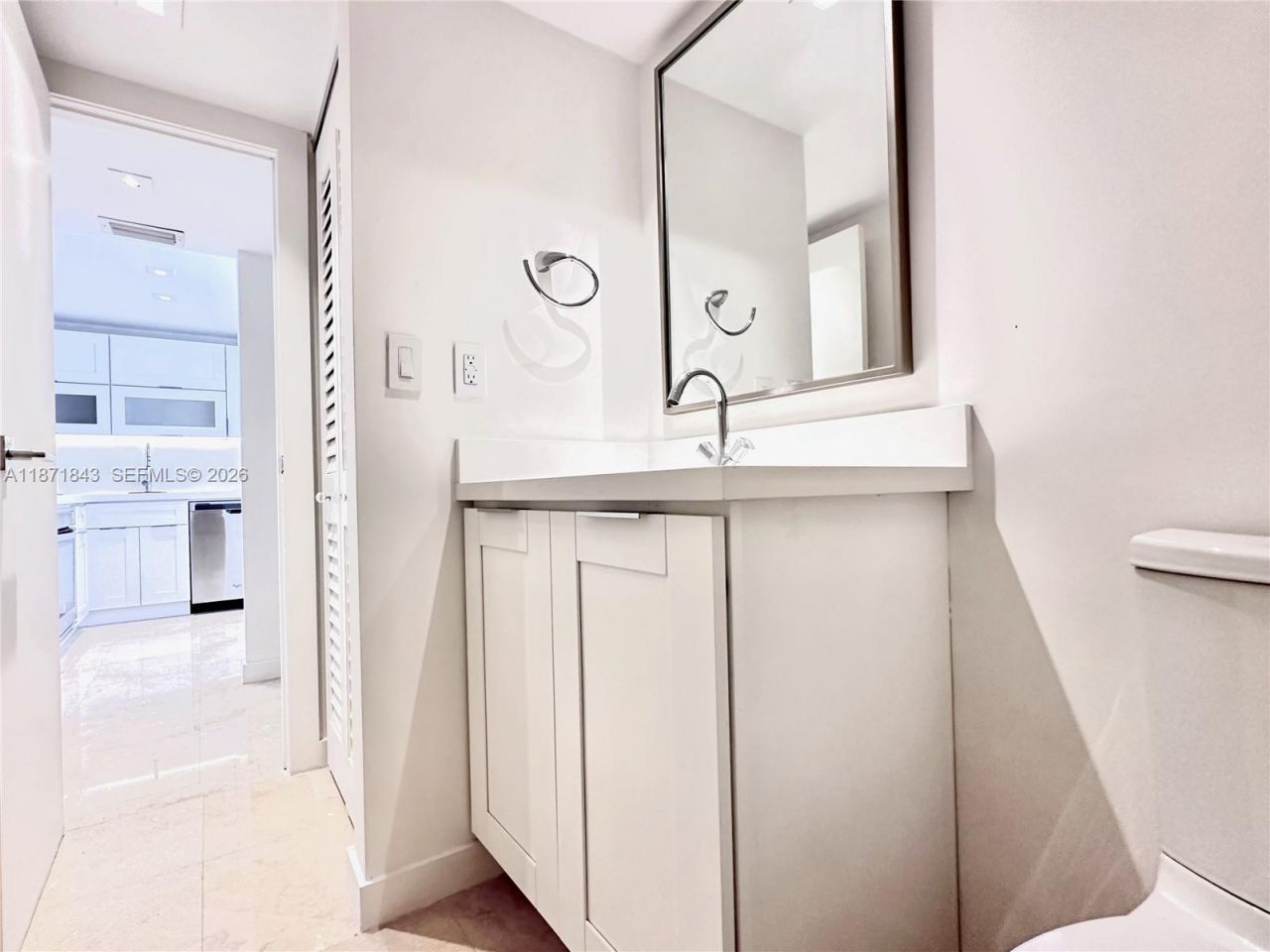 3301 N Country Club Dr, Unit 410, Aventura, FL 33180 Photo