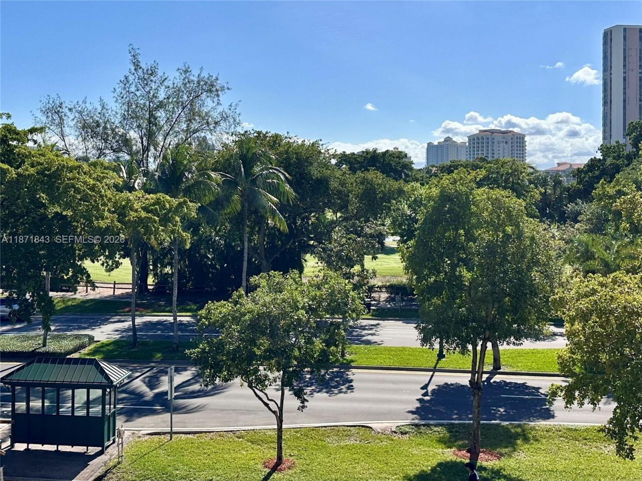 3301 N Country Club Dr, Unit 410, Aventura, FL 33180 Photo