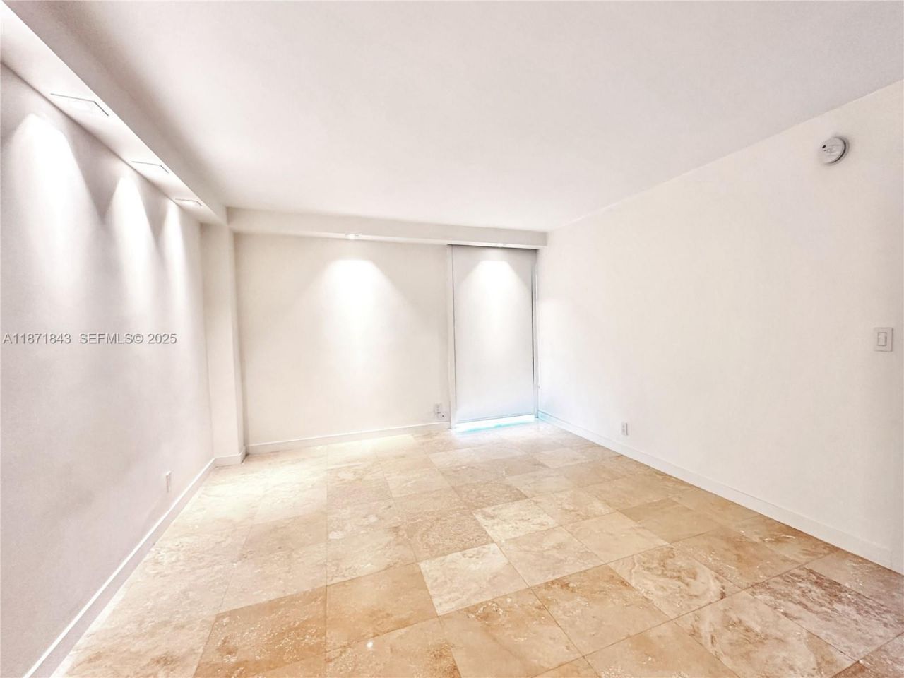 3301 N Country Club Dr, Unit 410, Aventura, FL 33180 Photo