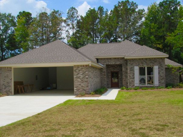 19 E Augusta Ct., Hattiesburg, MS 39402