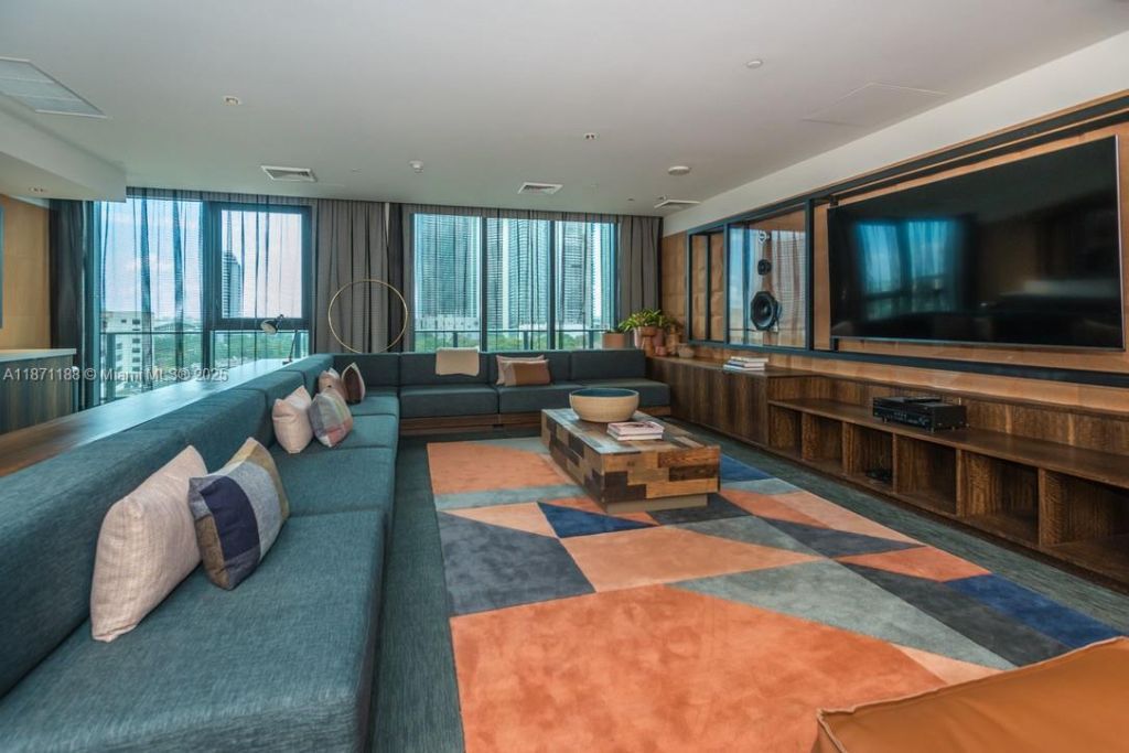 121 NE 34 St, Unit 901, Miami, FL 33137 Photo