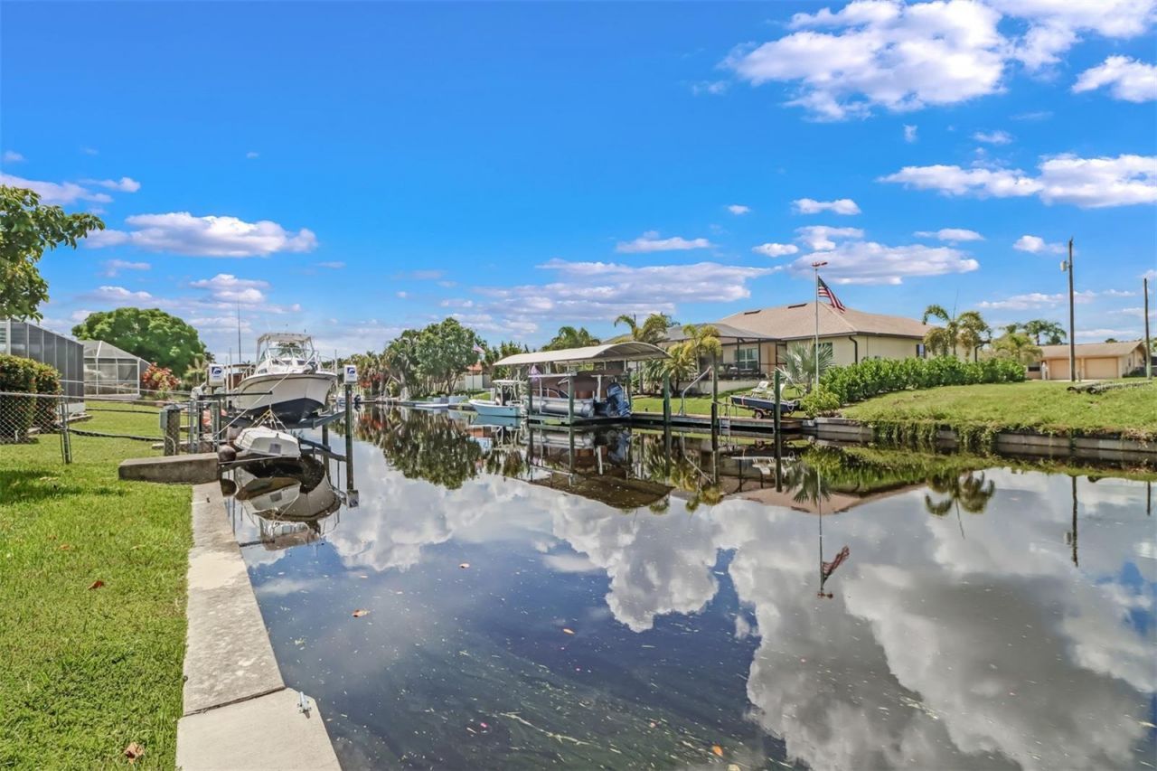 4711 Forest Glen Drive, North Fort Myers, FL 33903 Photo