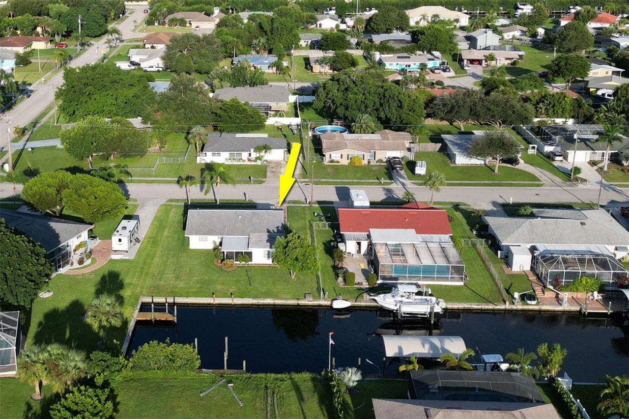 4711 Forest Glen Drive, North Fort Myers, FL 33903 Photo