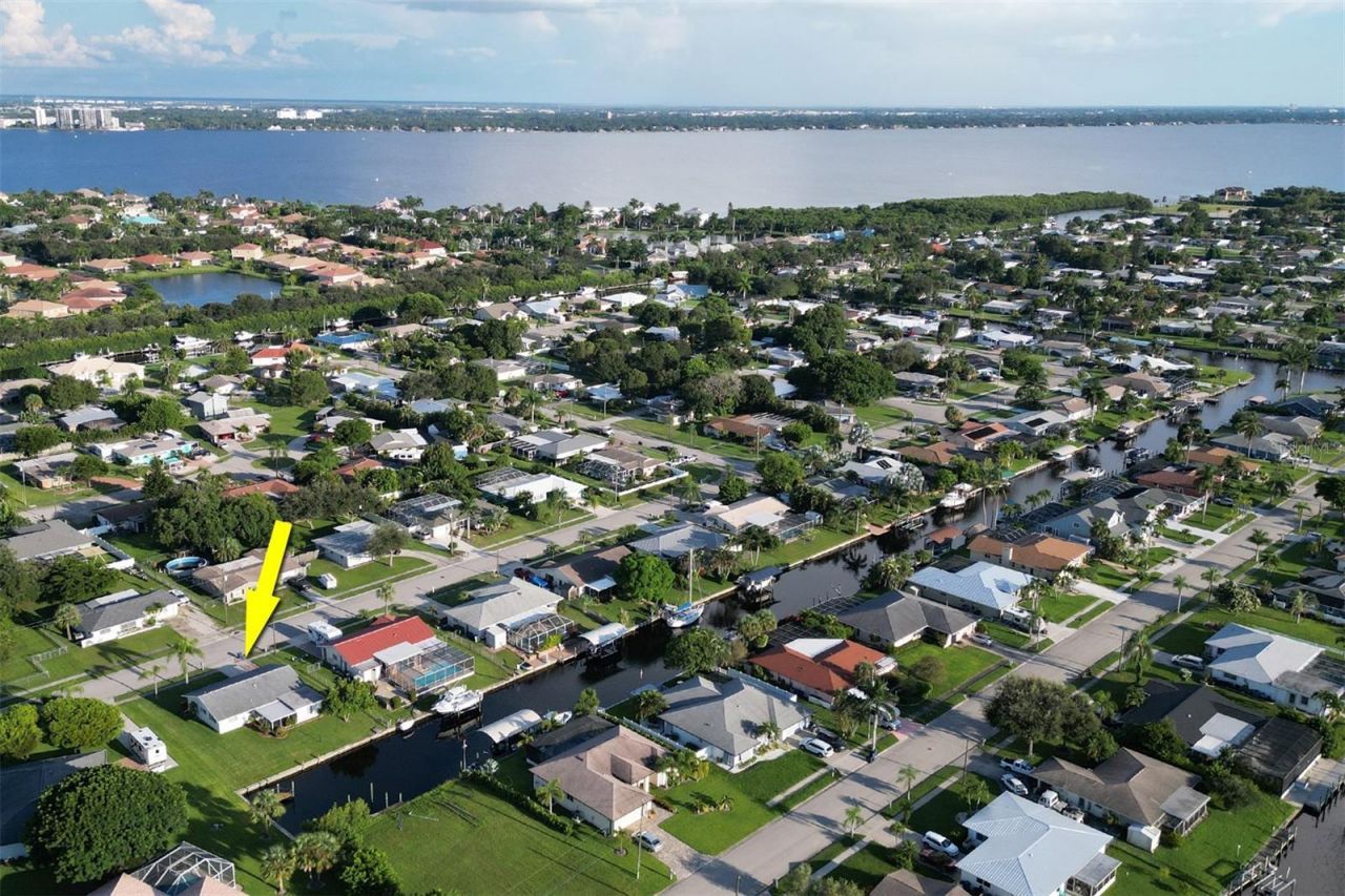 4711 Forest Glen Drive, North Fort Myers, FL 33903 Photo