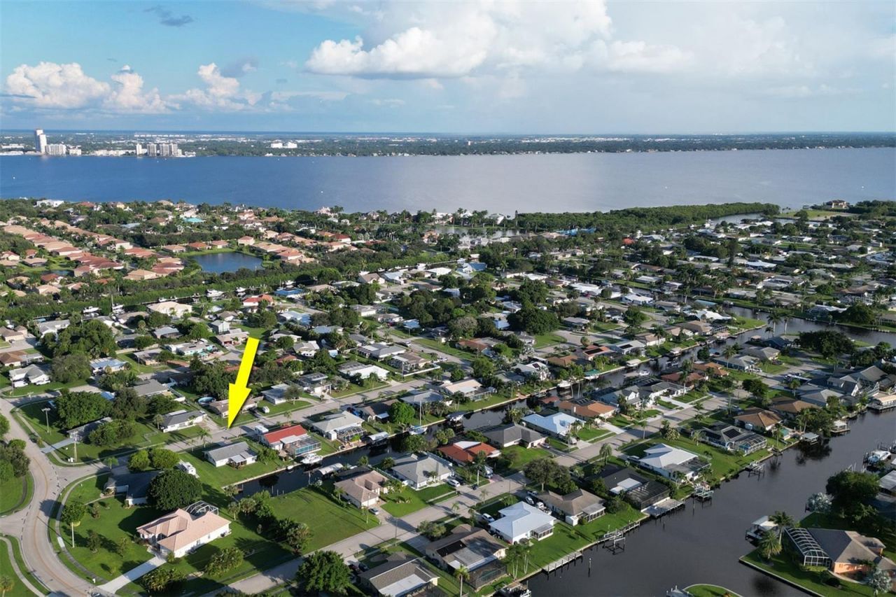 4711 Forest Glen Drive, North Fort Myers, FL 33903 Photo