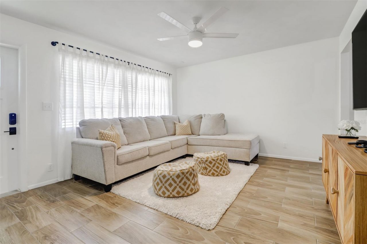 4711 Forest Glen Drive, North Fort Myers, FL 33903 Photo