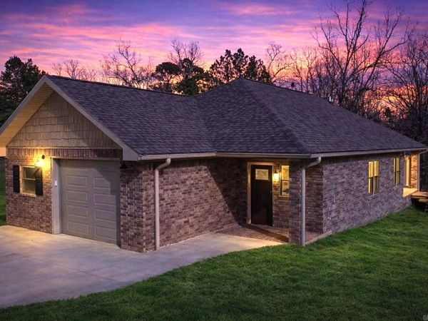 104 Red Oak Drive, Mena, AR 71953