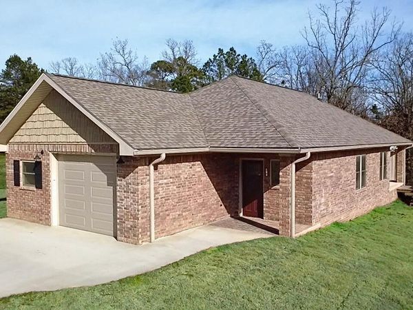 104 Red Oak Drive, Mena, AR 71953