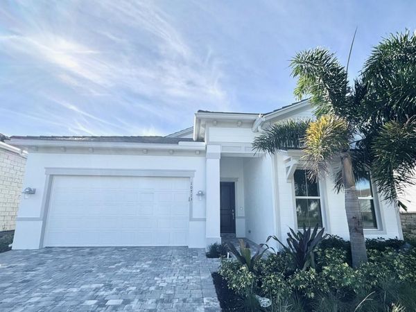 10713 Northbrook Circle, Unit Prestige 1, Palm Beach Gardens, FL 33412