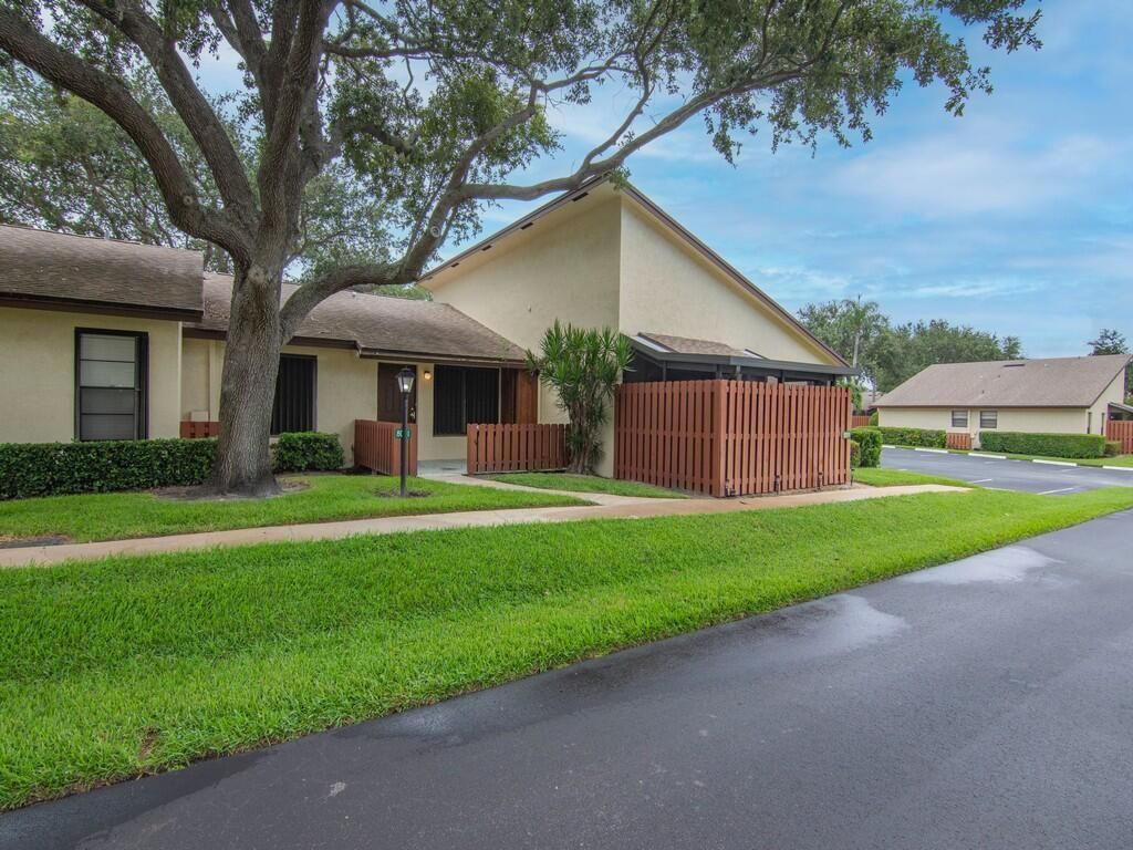 8091 SE Villa Circle, Hobe Sound, FL 33455 Photo