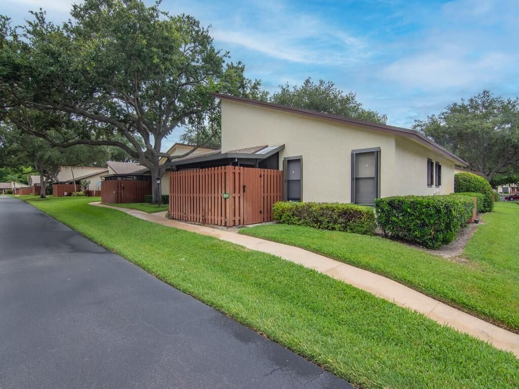 8091 SE Villa Circle, Hobe Sound, FL 33455 Photo