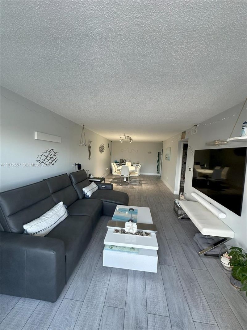 3200 Collins Ave, Unit 11-3, Miami Beach, FL 33140 Photo