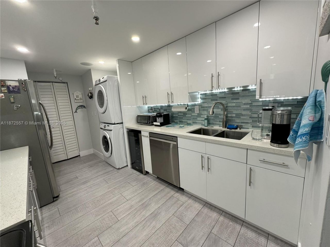 3200 Collins Ave, Unit 11-3, Miami Beach, FL 33140 Photo