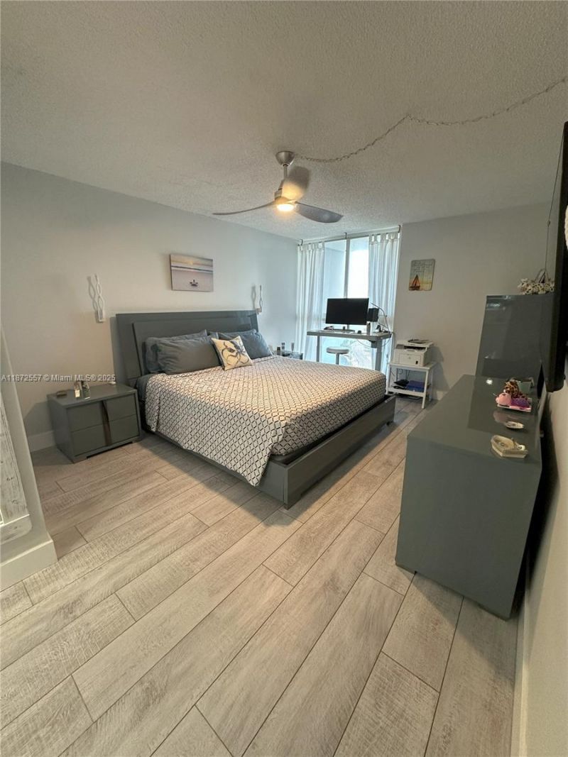 3200 Collins Ave, Unit 11-3, Miami Beach, FL 33140 Photo