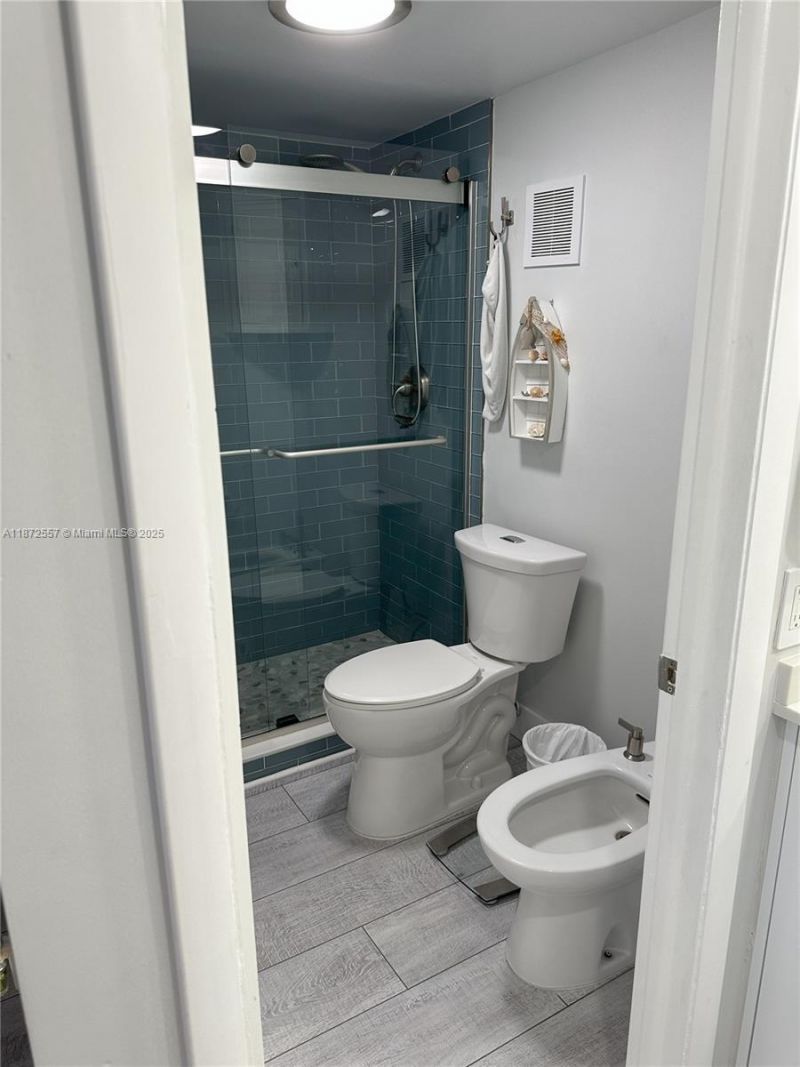 3200 Collins Ave, Unit 11-3, Miami Beach, FL 33140 Photo