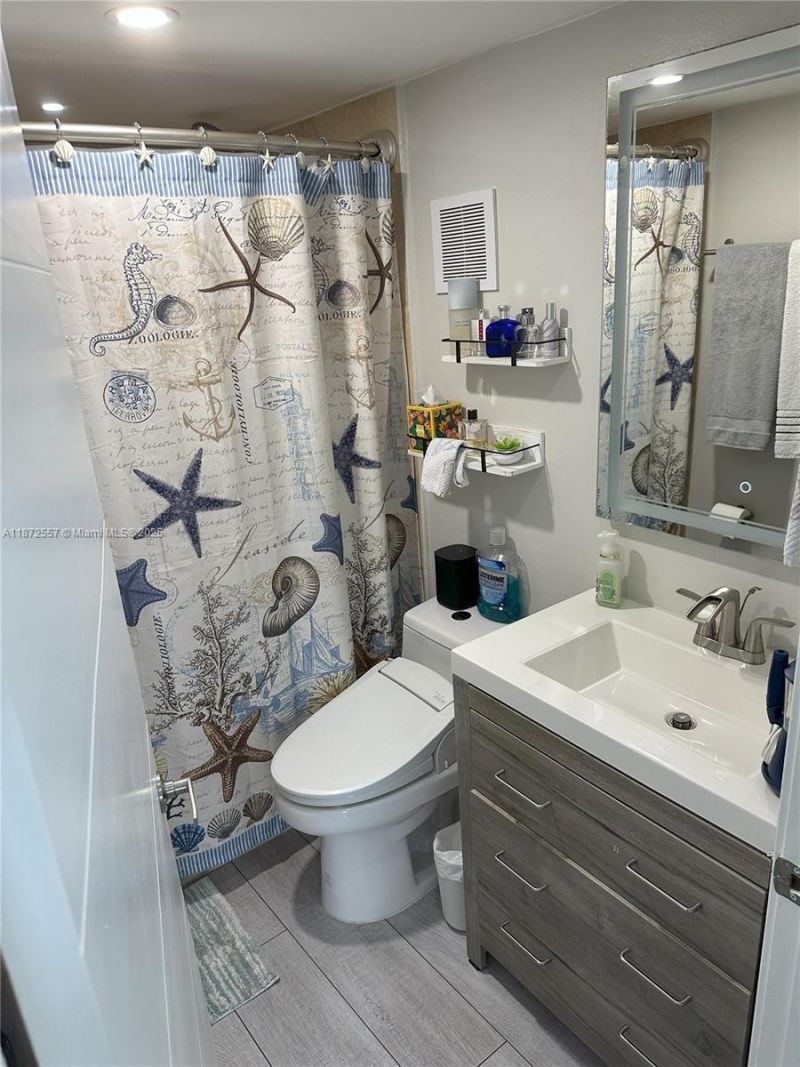 3200 Collins Ave, Unit 11-3, Miami Beach, FL 33140 Photo